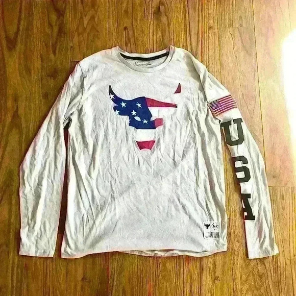 🔥 PROJECT ROCK UNDER ARMOUR USA FLAG PATCH VETERANS DAY LONG SLEEVE SHIRT sz L - Picture 2 of 8